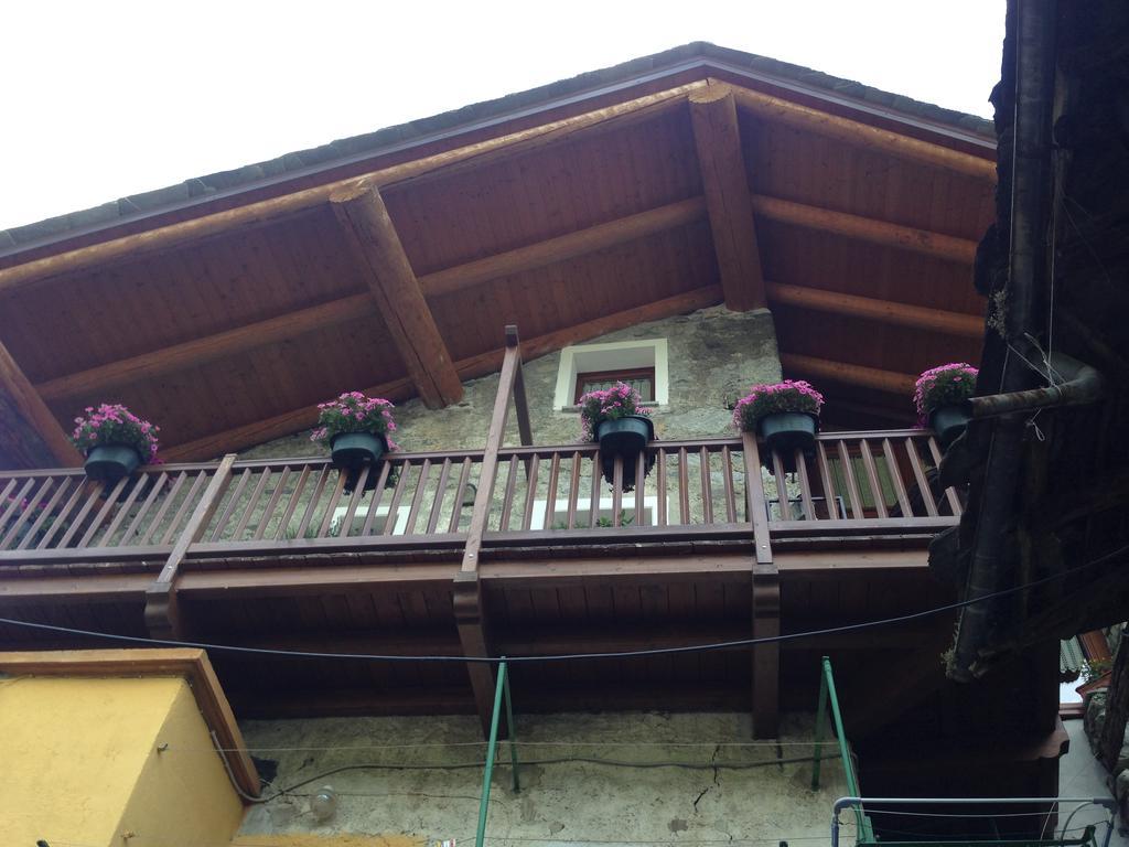 Maison Des Challant Challand Saint Victor Ngoại thất bức ảnh